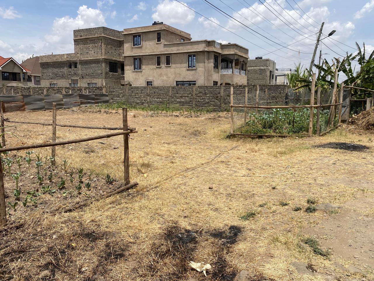 1/4 Acre Land for Sale in Greenvalley, Kamakis