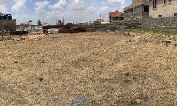 1/4 Acre Land for Sale in Greenvalley, Kamakis